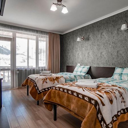 קזבגי Roza Guesthouse מראה חיצוני תמונה