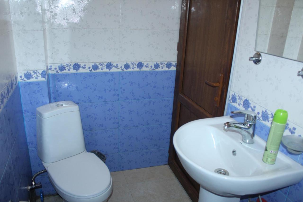 קזבגי Roza Guesthouse מראה חיצוני תמונה