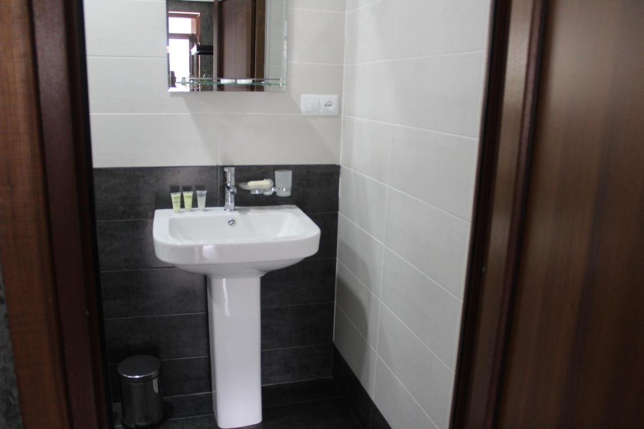 קזבגי Roza Guesthouse מראה חיצוני תמונה