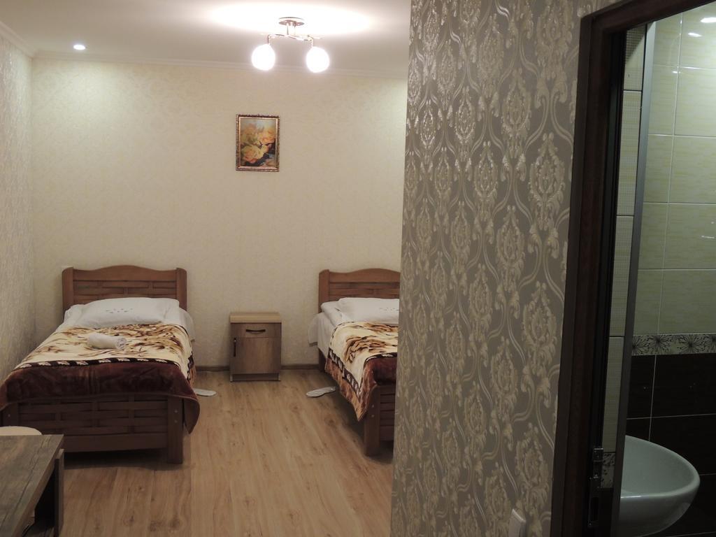 קזבגי Roza Guesthouse מראה חיצוני תמונה